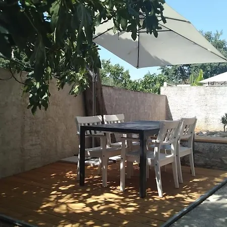 Small Patio House Pula