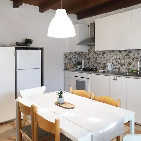 Small Patio House プーラ