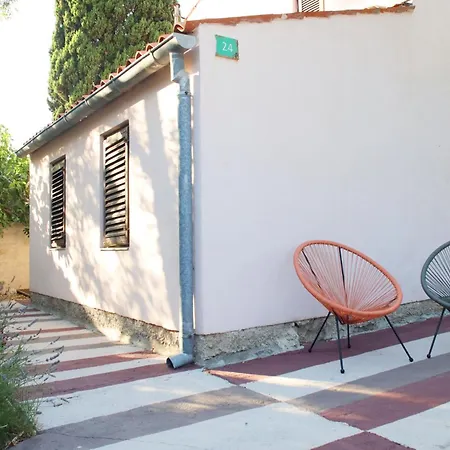 Small Patio House Pula